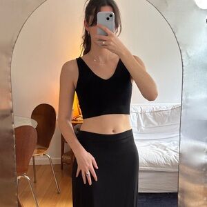 Black Quince Cashmere V-Neck Crop Top